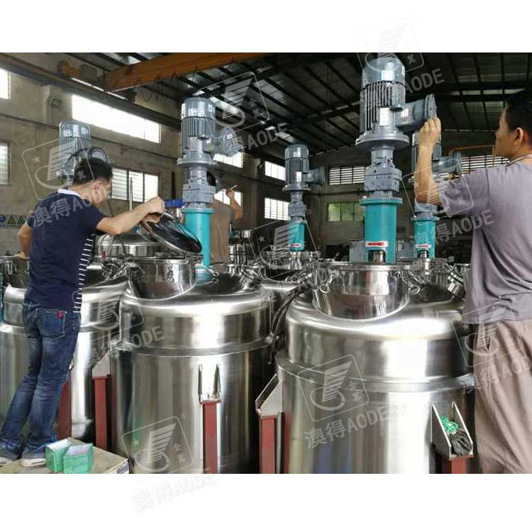 5000L不鏽鋼(gāng)反應釜(fǔ)