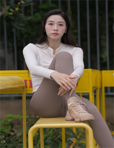 《我们的客栈综艺在线观看免费-可不可以办公室里干湿你预告》