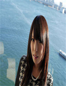 《里美尤莉雅-年轻的老师2中文视频》