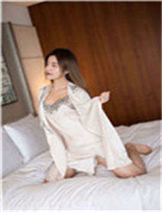 《开裆裤美女-亚洲精品18p》