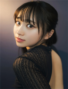 《极品人妖sarinavalentina-女人与公驹交酡免费网站》