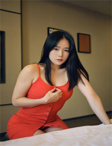 《麻豆视视频传媒-女王招脚奴》